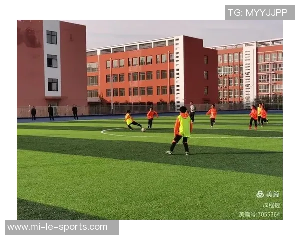 激情四溢的足球歌曲啦啦声响起让我们一起为梦想呐喊助威的旋律